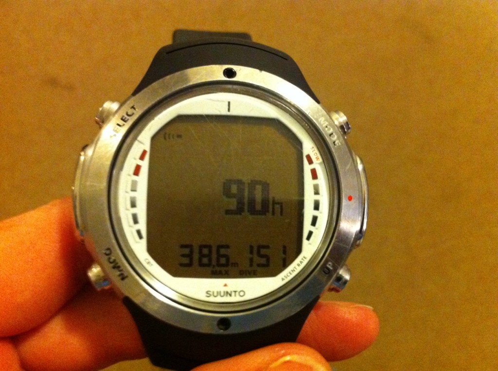 Slightly aged Suunto D6